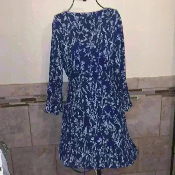 Xtraordinary  Dillards woman’s dress - Picture 5 of 5